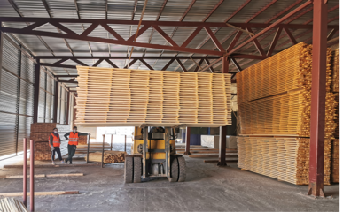 2020年境外工廠產(chǎn)品首發(fā)到貨 木材加工業(yè)務(wù)邁出國(guó)際化堅(jiān)實(shí)一步